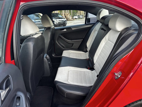 Used 2016 Volkswagen Jetta Sport image 14
