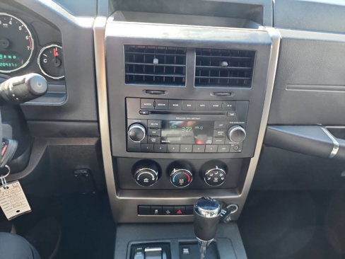 Used 2012 Jeep Liberty Sport image 16