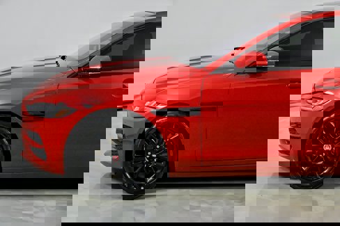 Used 2020 Jaguar XE S image 7