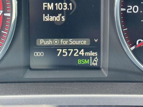 Used 2018 Toyota RAV4 SE image 19