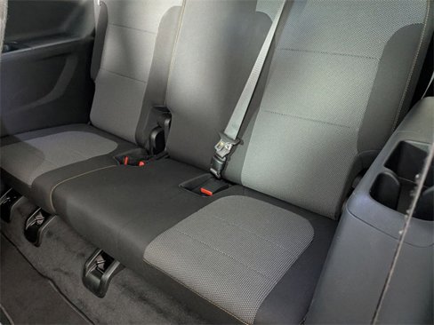Used 2021 Chevrolet Traverse LS image 27