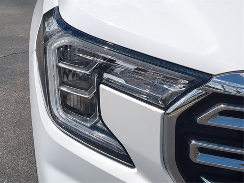 Used 2024 GMC Terrain SLT image 10