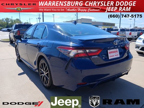 Used 2023 Toyota Camry SE image 5