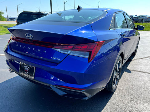 Used 2021 Hyundai Elantra Limited image 7