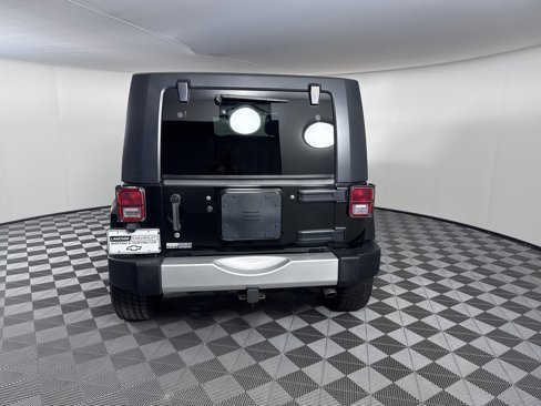 Used 2012 Jeep Wrangler Unlimited Sahara w/ Dual Top Group image 4