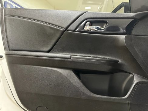 Used 2015 Honda Accord Sport image 19