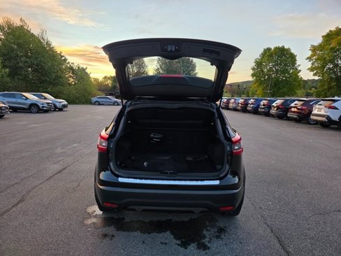 Used 2020 Nissan Rogue Sport S image 10