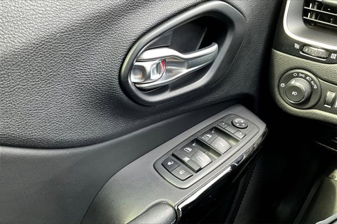 Certified 2020 Jeep Cherokee Latitude Plus image 23