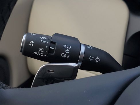 Used 2024 Land Rover Discovery Sport S image 16