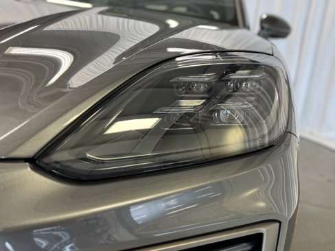 New 2025 Porsche Cayenne Turbo image 40