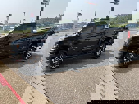 Used 2019 Chevrolet Colorado W/T w/ Custom Special Edition image 21