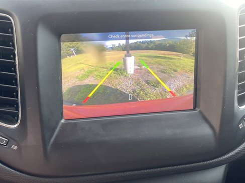 Used 2018 Jeep Compass Sport w/ Tech Group image 12
