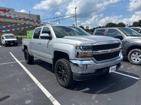 Used 2018 Chevrolet Silverado 1500 LT w/ All Star Edition image 2