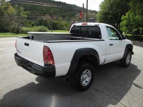 Used 2012 Toyota Tacoma 4x4 Regular Cab image 3
