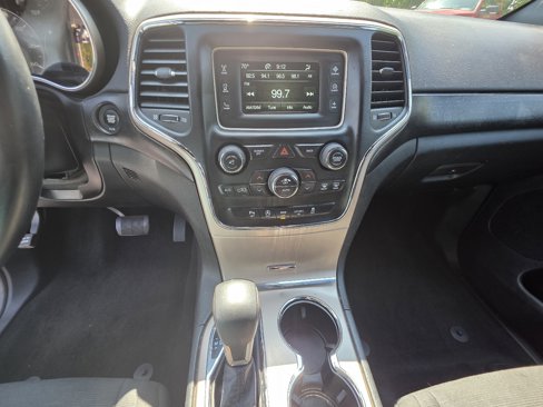 Used 2017 Jeep Grand Cherokee Laredo image 27