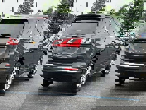 Used 2019 Chevrolet Equinox LT image 3