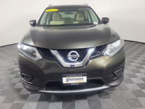 Used 2016 Nissan Rogue SV w/ SV Moonroof Package image 2