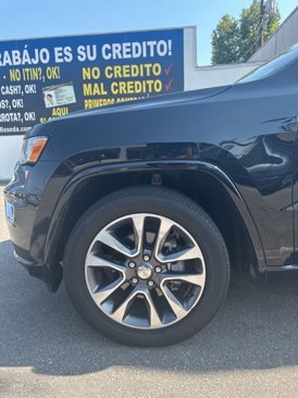Used 2018 Jeep Grand Cherokee Overland image 12