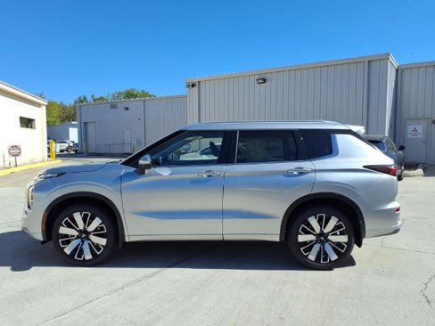 New 2025 Mitsubishi Outlander SEL image 2