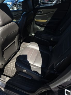 Used 2019 GMC Acadia Denali image 7