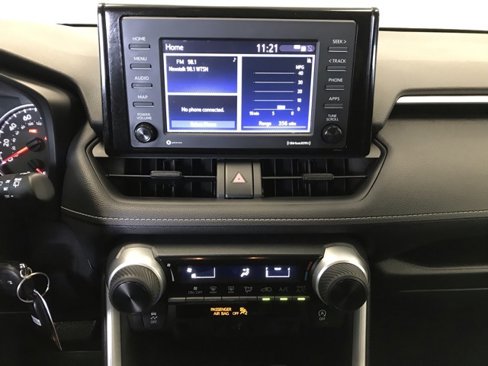 Certified 2021 Toyota RAV4 LE image 18