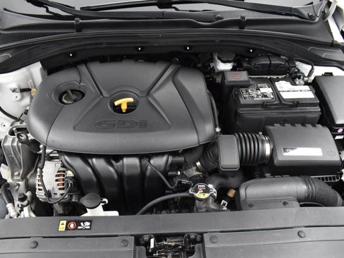 Used 2018 Hyundai Elantra GT image 31
