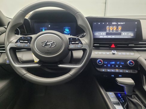 Used 2023 Hyundai Elantra SEL w/ Convenience Package image 22