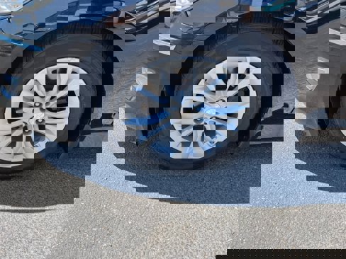 Used 2013 Hyundai Genesis 3.8 image 40