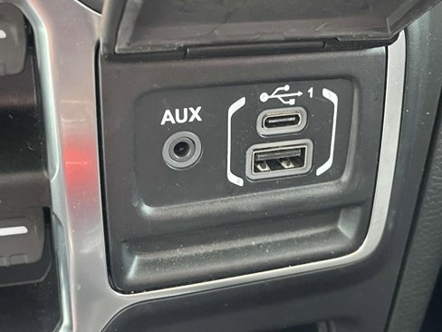 Used 2020 Jeep Wrangler Unlimited Sahara image 22