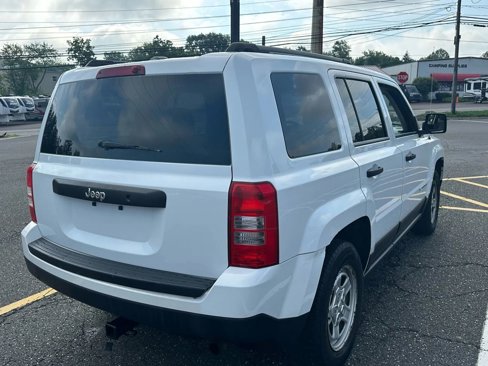 Used 2016 Jeep Patriot Sport image 6
