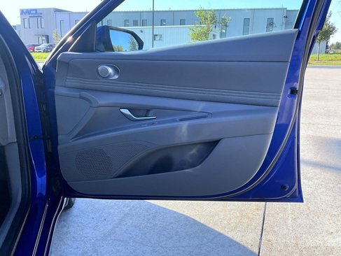 Certified 2023 Hyundai Elantra SEL w/ Convenience Package image 17