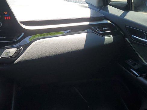 Used 2022 Toyota C-HR Limited image 19