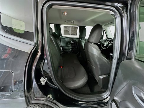 Used 2017 Jeep Renegade Altitude image 24