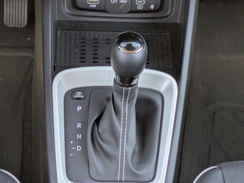 Used 2024 Hyundai Venue Limited image 32
