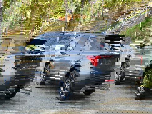New 2025 Ford Explorer Active image 2