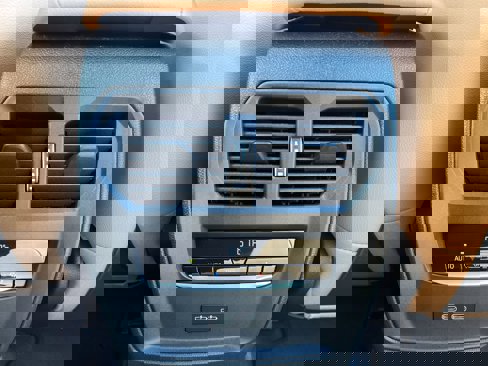 Certified 2024 BMW 330i Sedan image 30