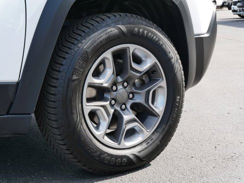 Certified 2019 Jeep Cherokee Trailhawk w/ Cold Weather Group image 11