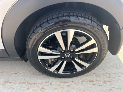 Used 2018 Nissan Kicks SR image 14