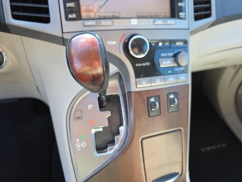 Used 2010 Toyota Venza image 30