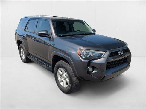 Used 2014 Toyota 4Runner SR5 image 3