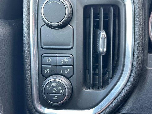 Used 2019 Chevrolet Silverado 1500 High Country image 25