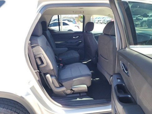 Used 2020 Chevrolet Traverse LT image 21