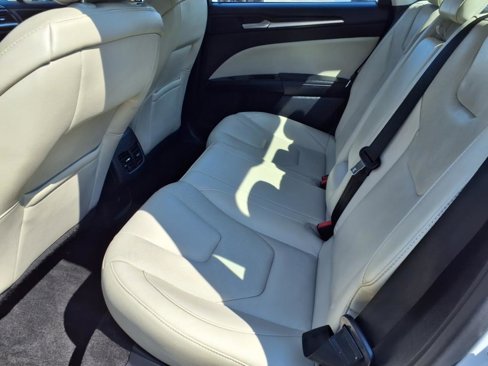 Used 2018 Ford Fusion Titanium image 16