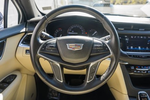 Used 2017 Cadillac XT5 FWD image 25