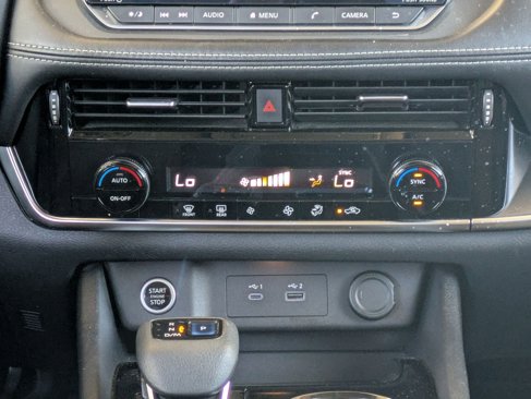 Used 2021 Nissan Rogue SV image 28