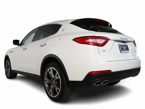 Used 2018 Maserati Levante image 7