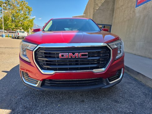 Used 2022 GMC Terrain SLE image 9
