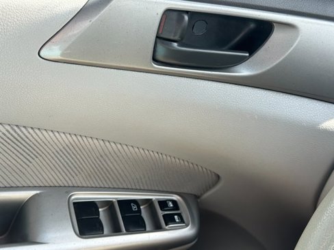Used 2010 Subaru Forester 2.5X image 21