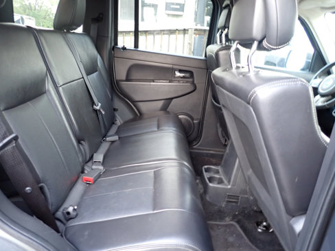 Used 2012 Jeep Liberty Sport image 6