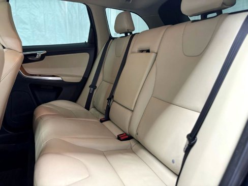Used 2017 Volvo XC60 T5 Inscription w/ Preferred Option Package image 33